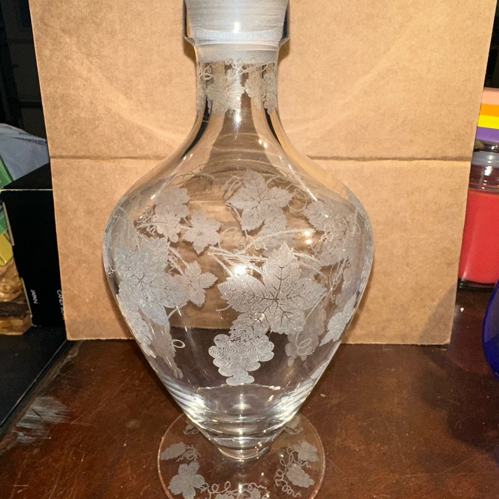 Cambridge Elaine Elegant Clear Glass Etched Decanter 9” with out stopper